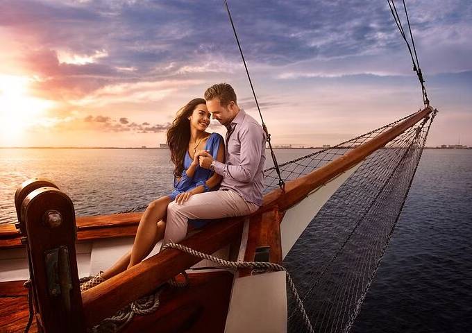 Romantic-Lobster-Dinner-Cruise-at-Sunset